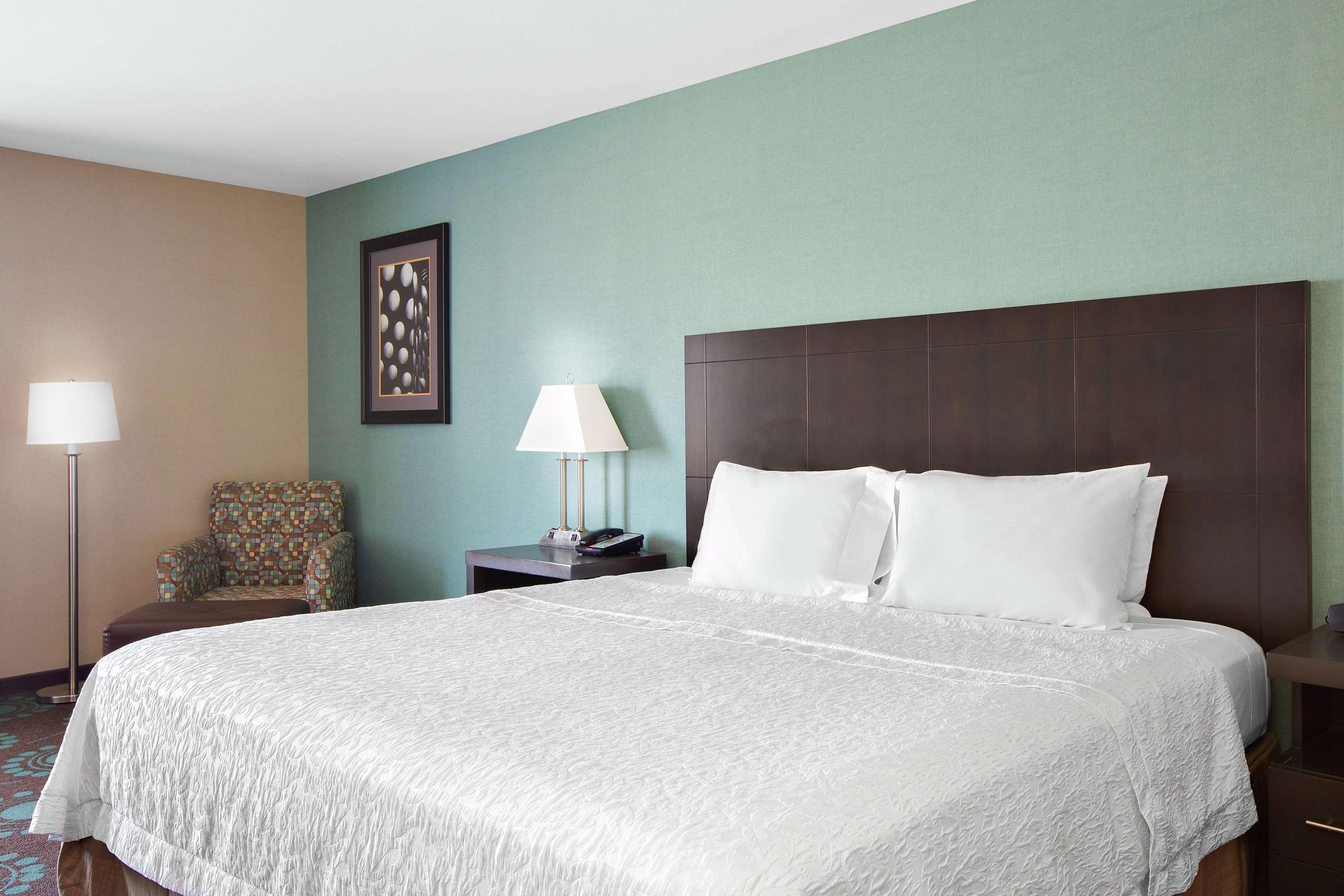 Spark By Hilton Bakersfield Central Exterior photo