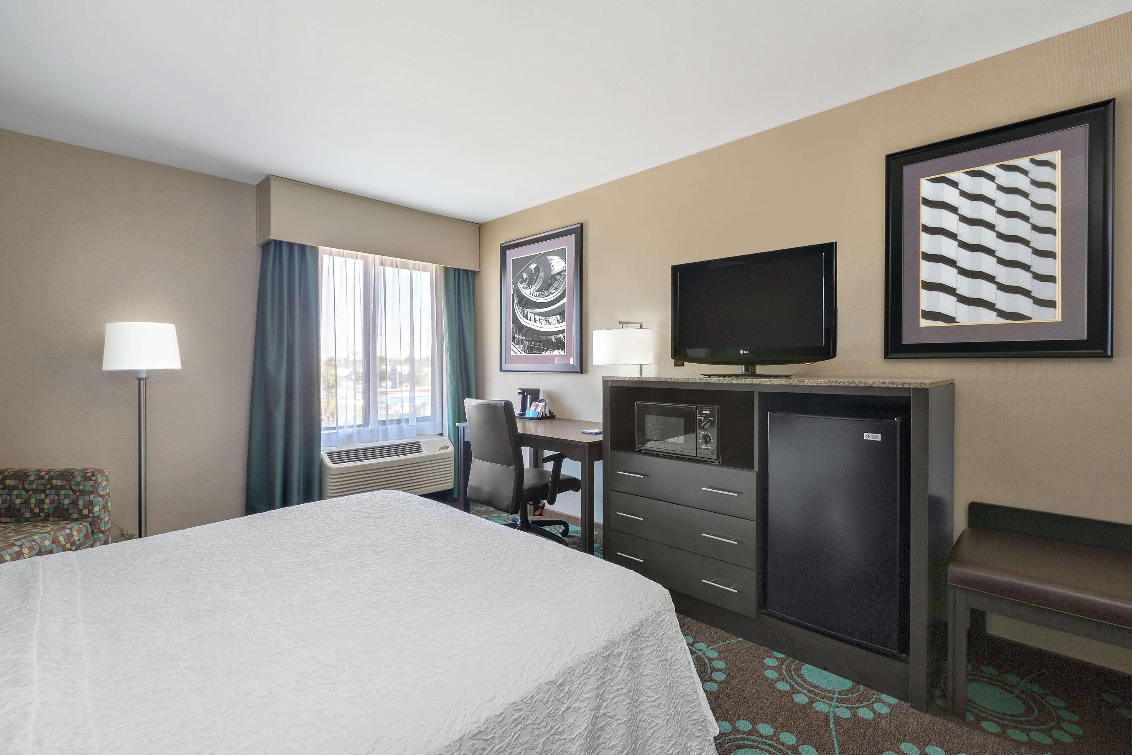 Spark By Hilton Bakersfield Central Exterior photo