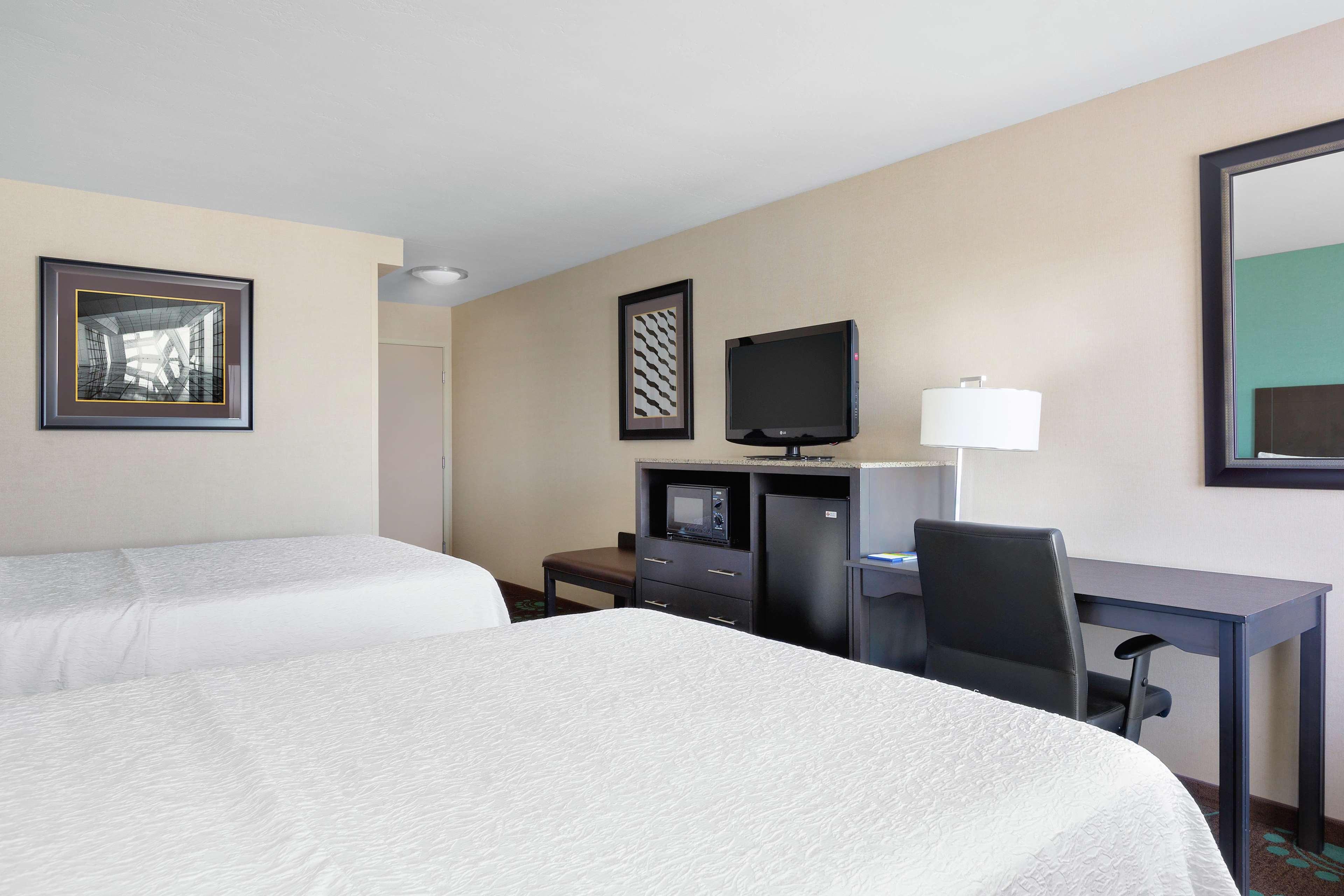 Spark By Hilton Bakersfield Central Exterior photo