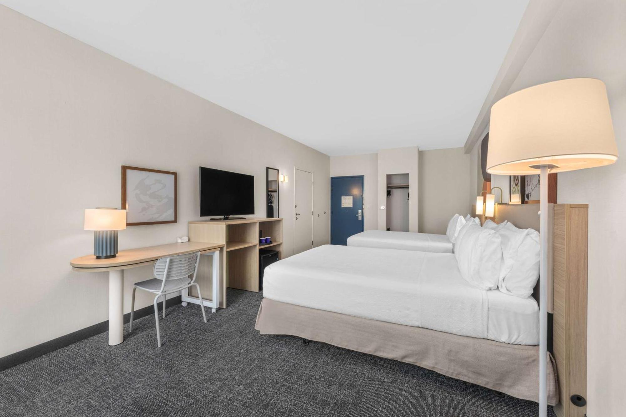 Spark By Hilton Bakersfield Central Exterior photo