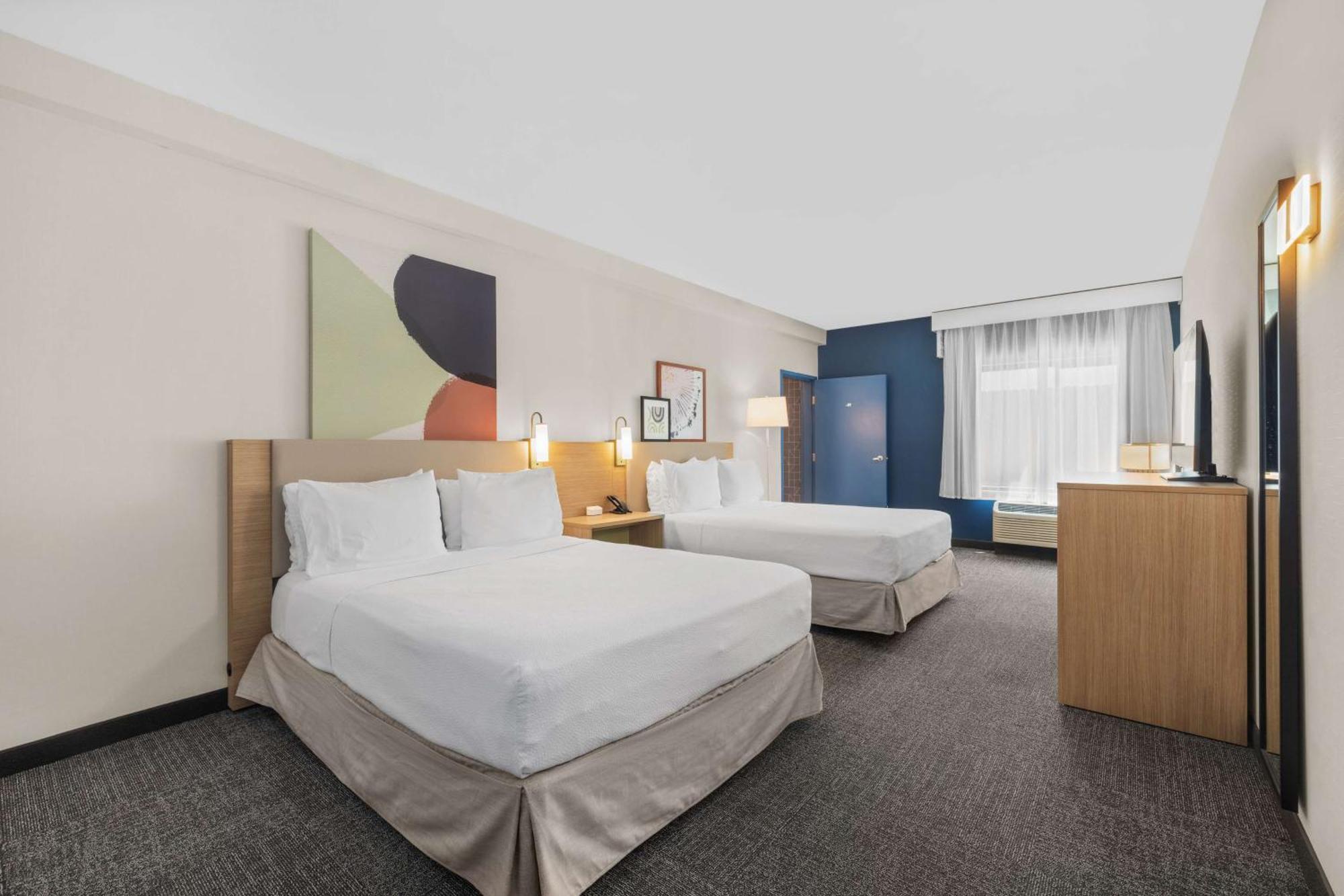 Spark By Hilton Bakersfield Central Exterior photo
